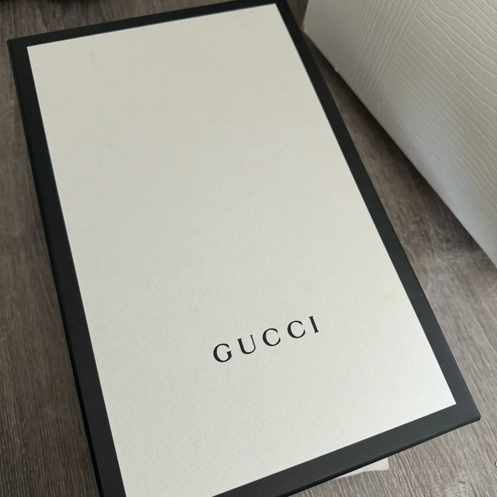 Women’s Black Gucci Heels - Picture 2 of 8